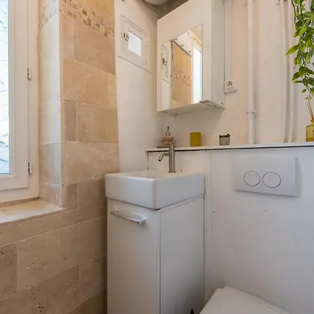 Le Jardin Suspendu -studio-terrasse-clim-wifi Apartman